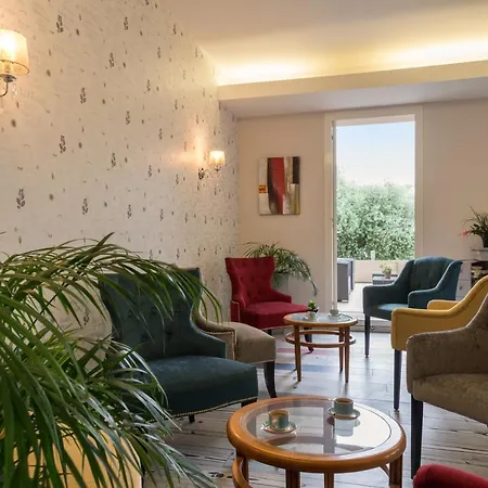 Hotel The Originals City, Frisia,