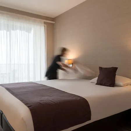 The Originals City, Frisia, Hotell